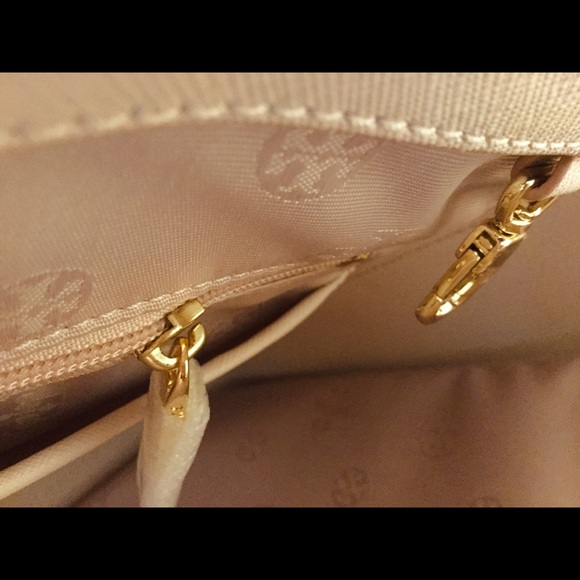 NWOT Tory Burch large leather tote - Picture 10 of 14